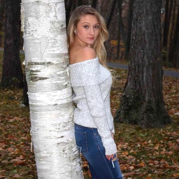 Meet your Posher, Jenna - Picture 1 of 1